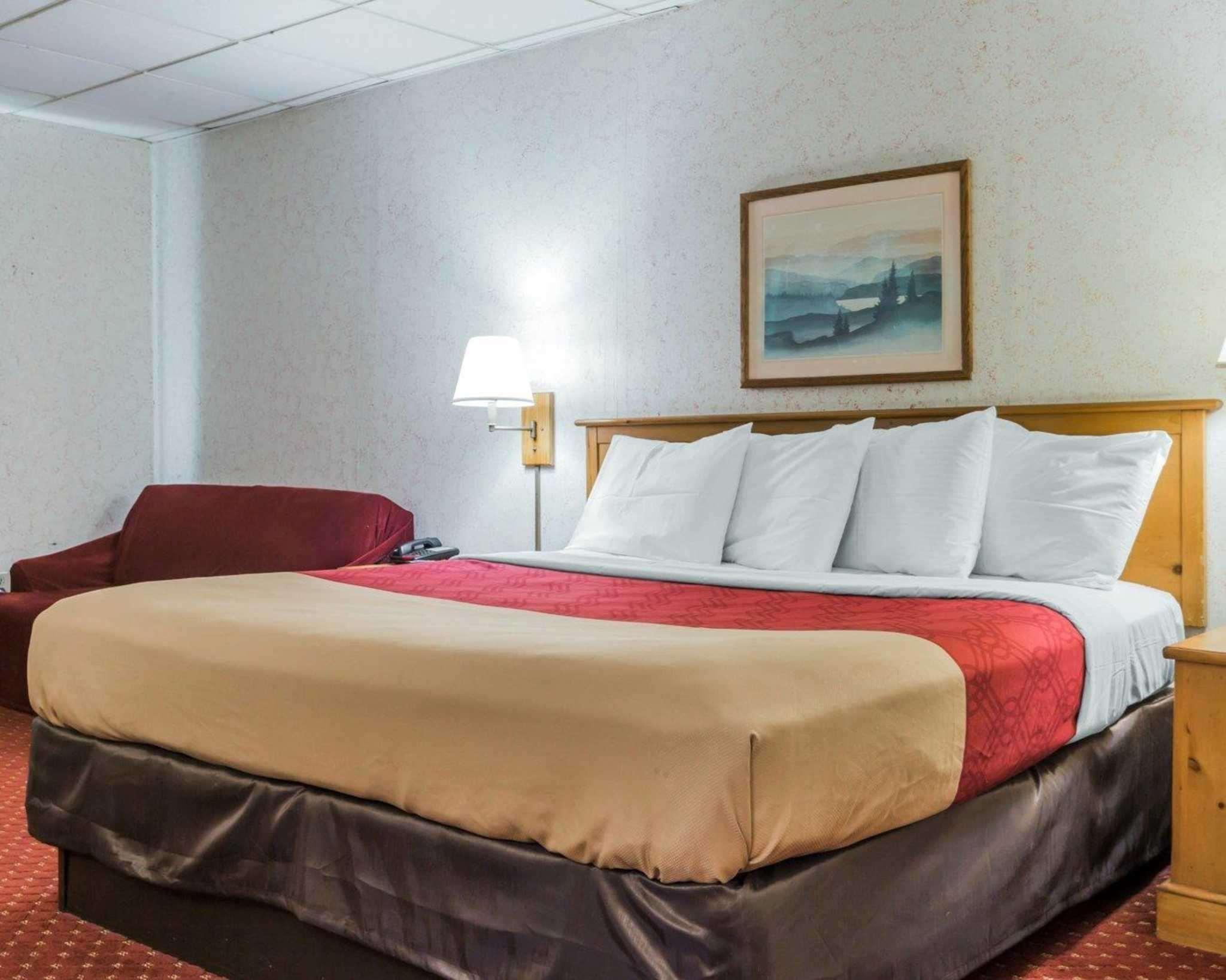Econo Lodge Stewart International Airport New Windsor Exterior photo