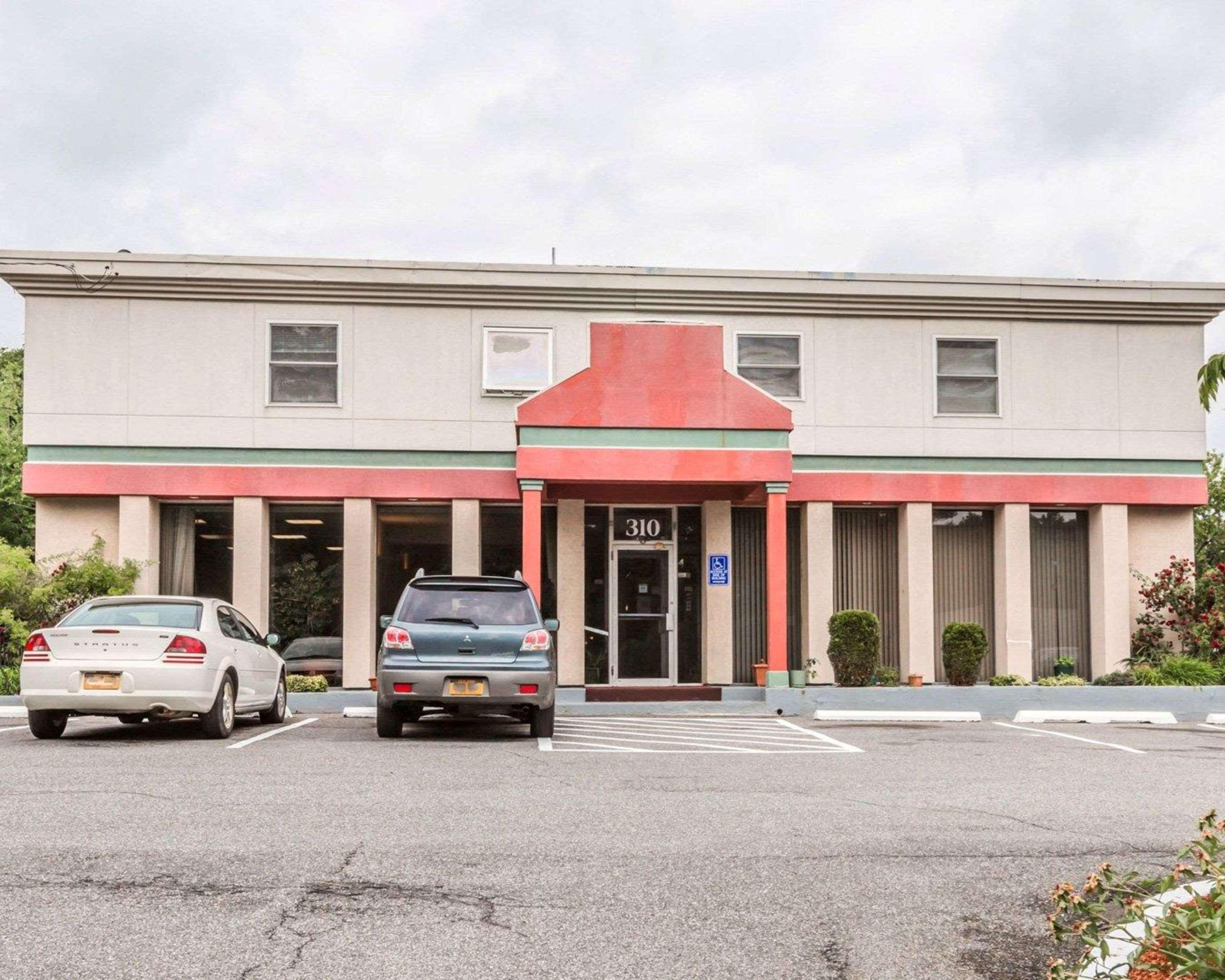 Econo Lodge Stewart International Airport New Windsor Exterior photo